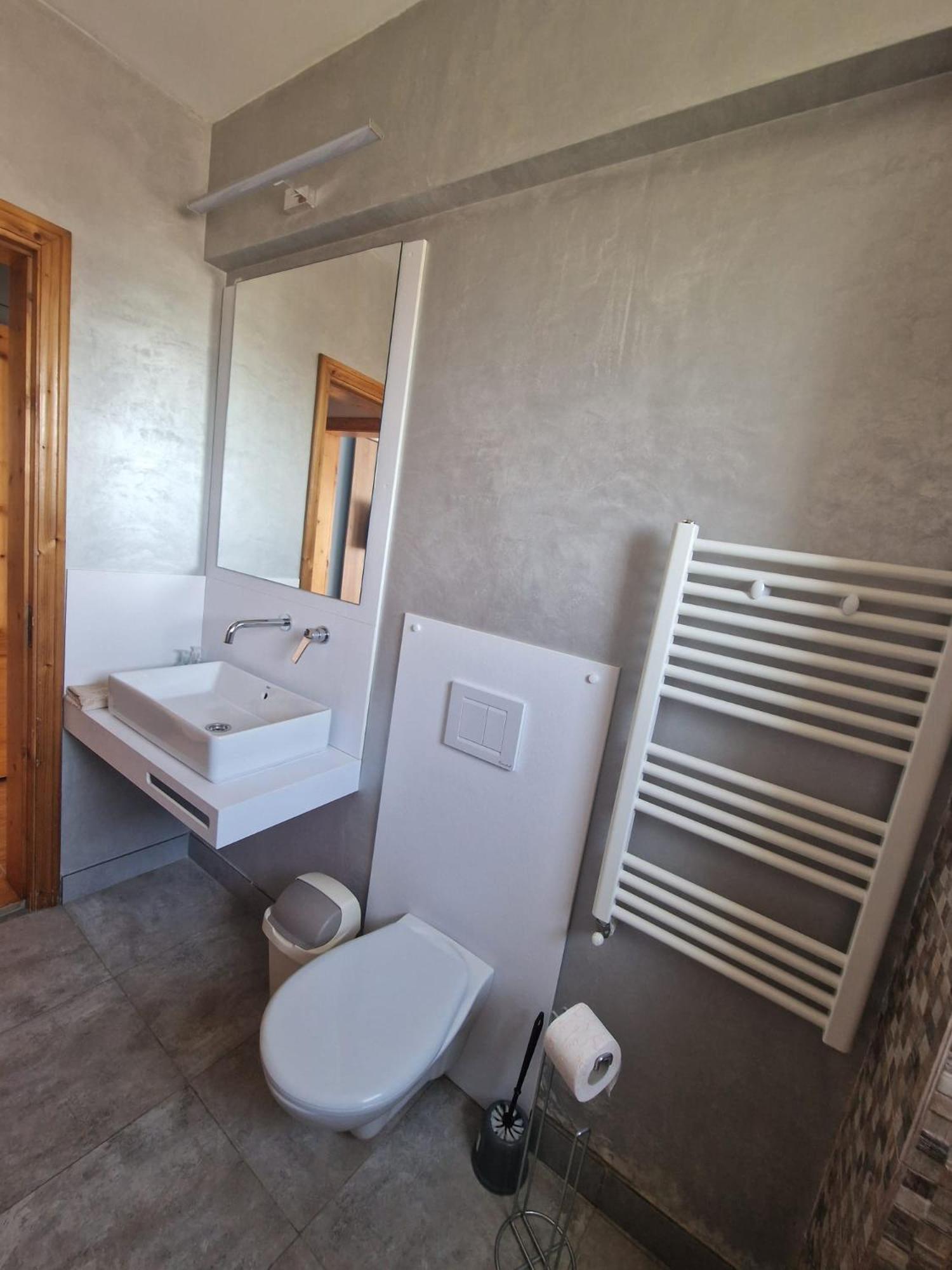Poarta Apelor Hotel Sarichioi Екстериор снимка